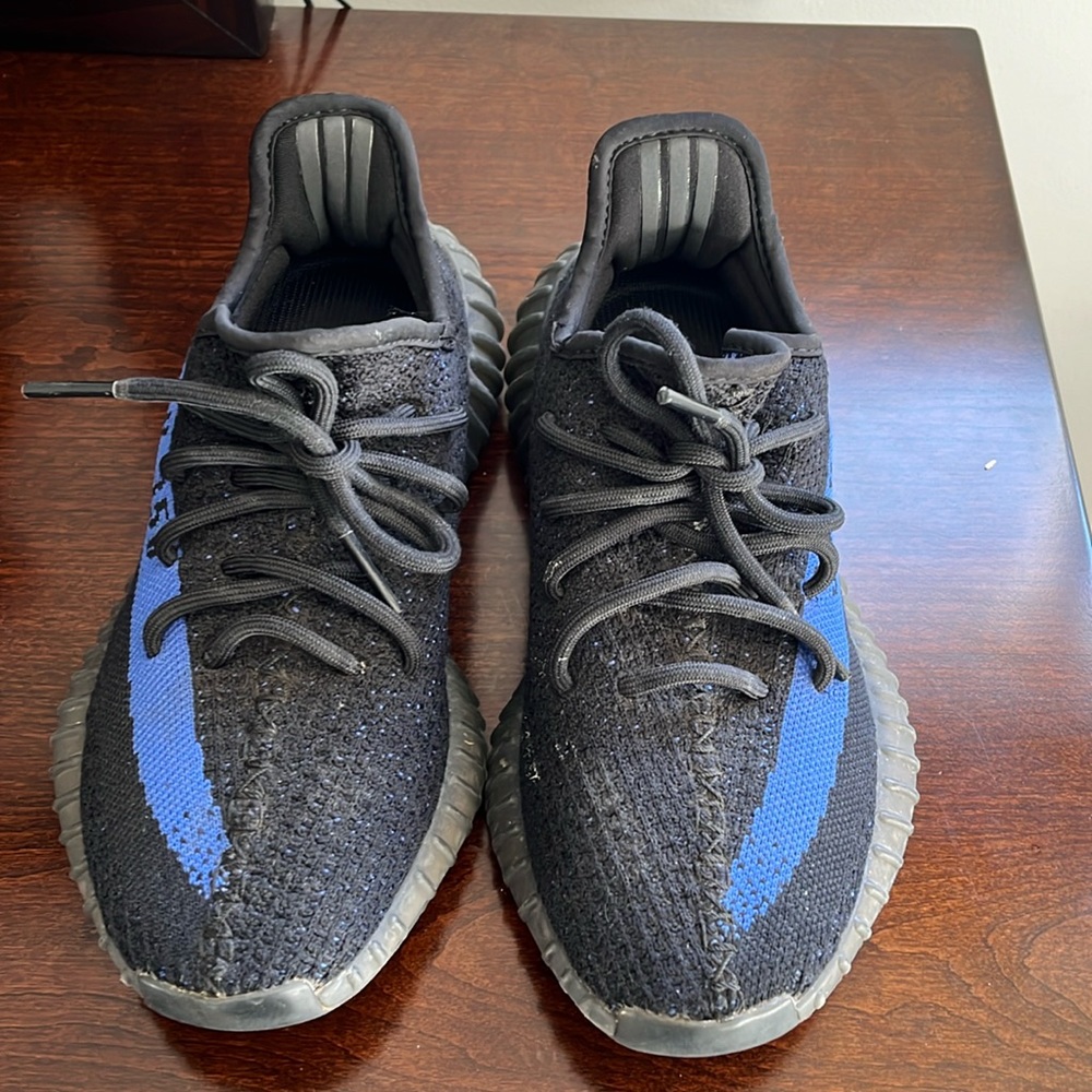Excellent condition! Mens 6. No flaws. Adidas Yeezy Boost 350-Dazzling blue.